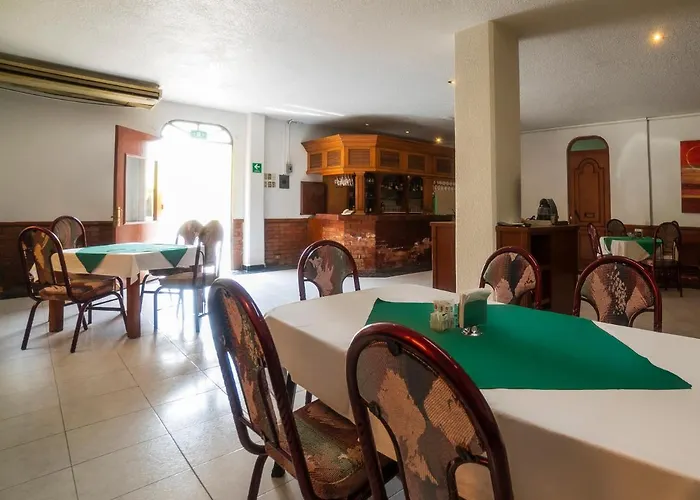 Hotel Autoparador Del Valle 3*